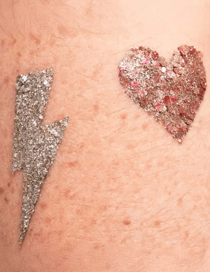 Opakovaně použitelná opakovaně použitelná make -up šablona a srdce