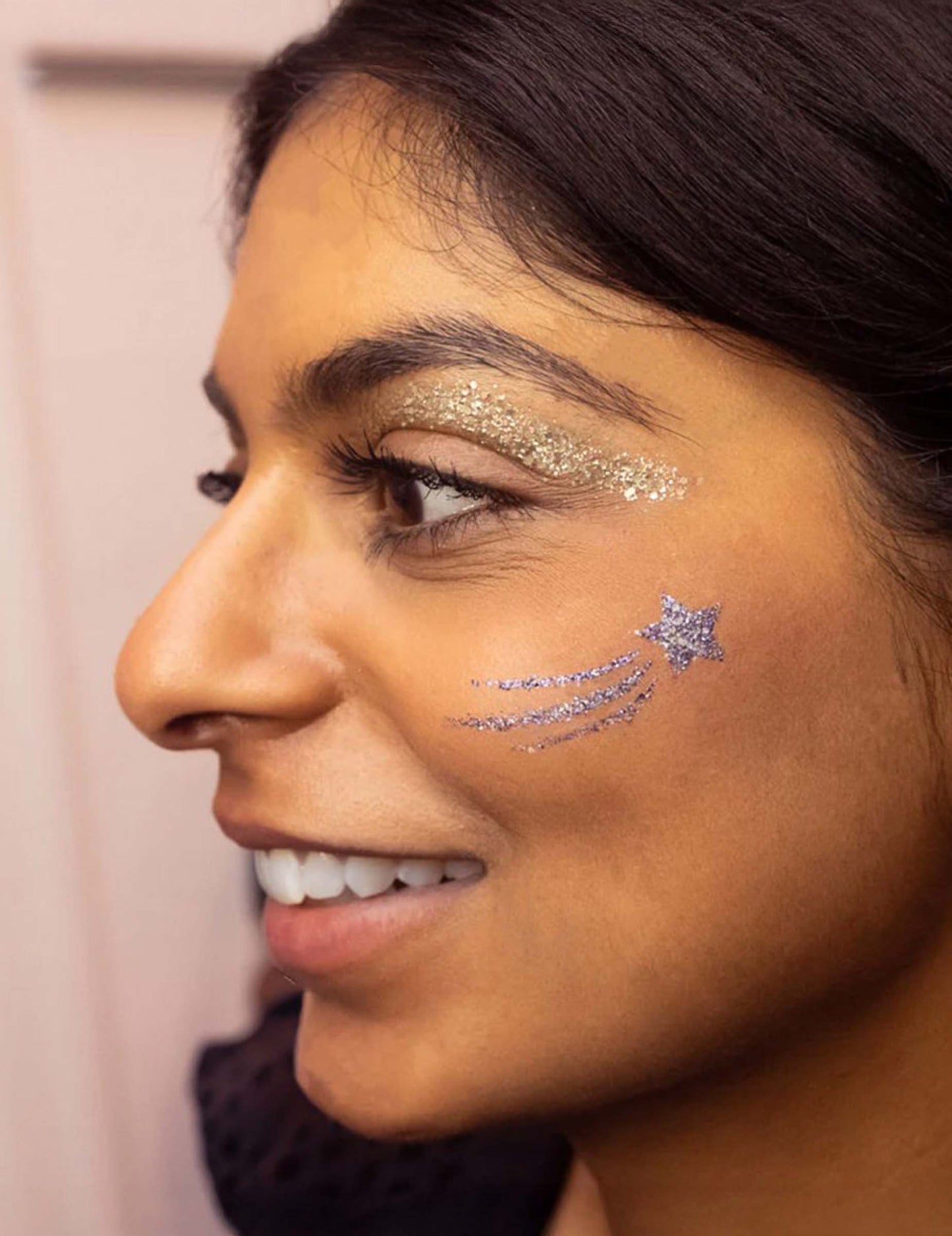 Opakovaně použitelná šablona na líčení hvězd