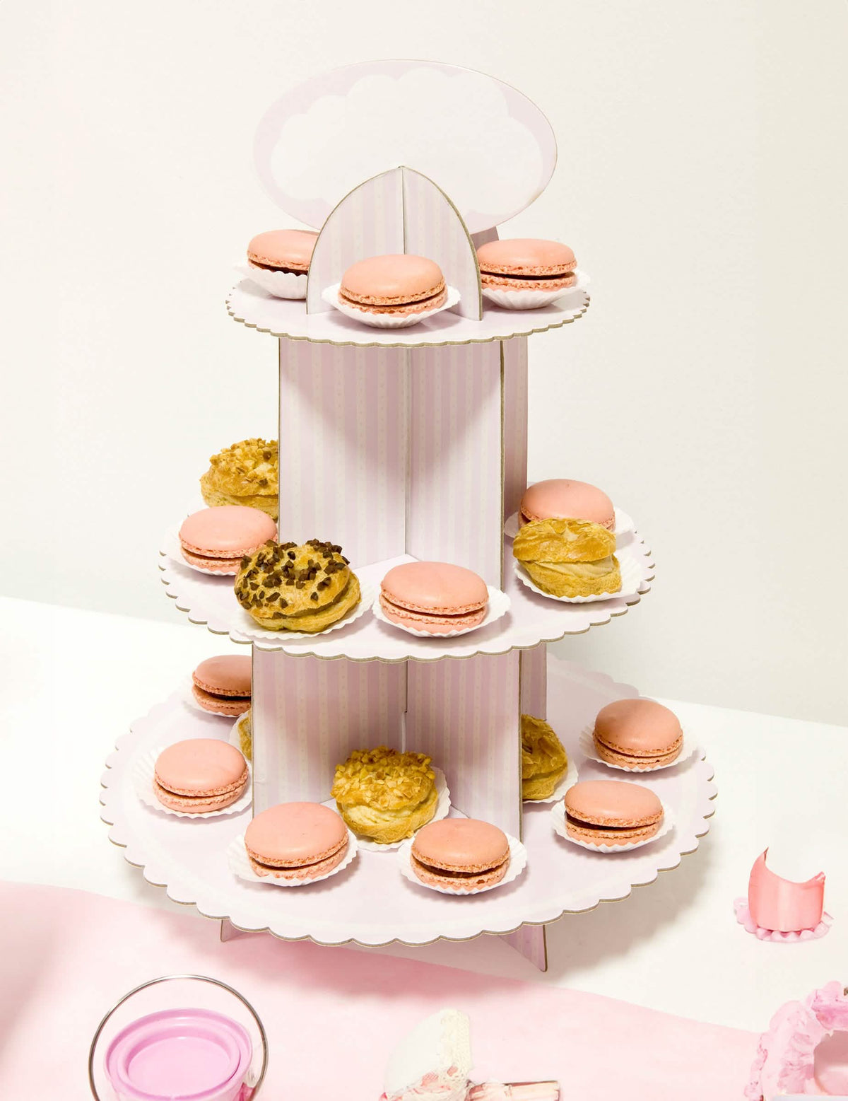 Papírový stojan na cupcake na narozeniny bílá a růžová s pruhy