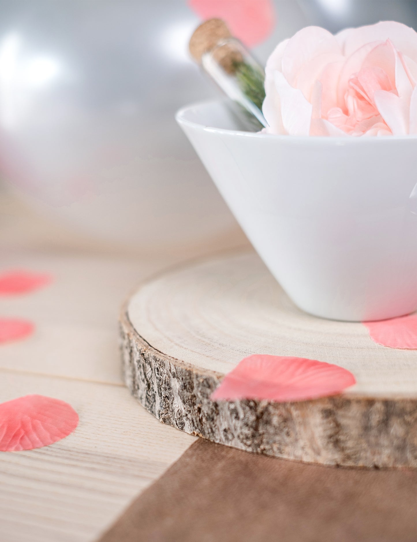 Přírodní plátkované dřevo z platanu 20 až 28 cm 