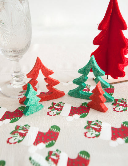 8 zelených a červených plstěných stromů 8 cm na vánoční výzdobu