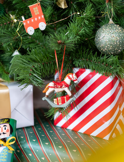 Zavěšení na strom houpacího koně 8 cm bílá a červená