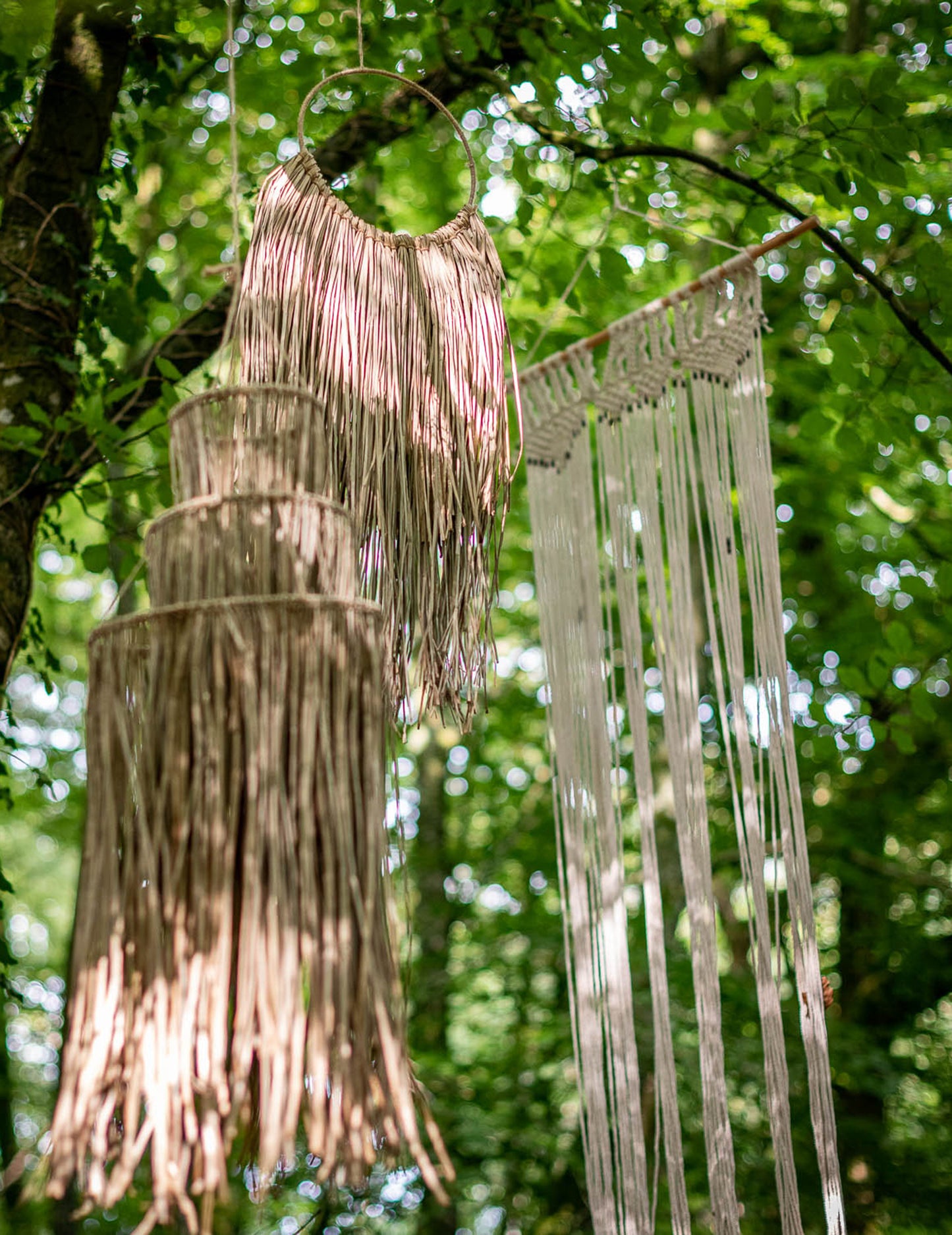 Kulaté závěsné svítidlo z přírodní rafie 90 x 28 cm styl lapače snů