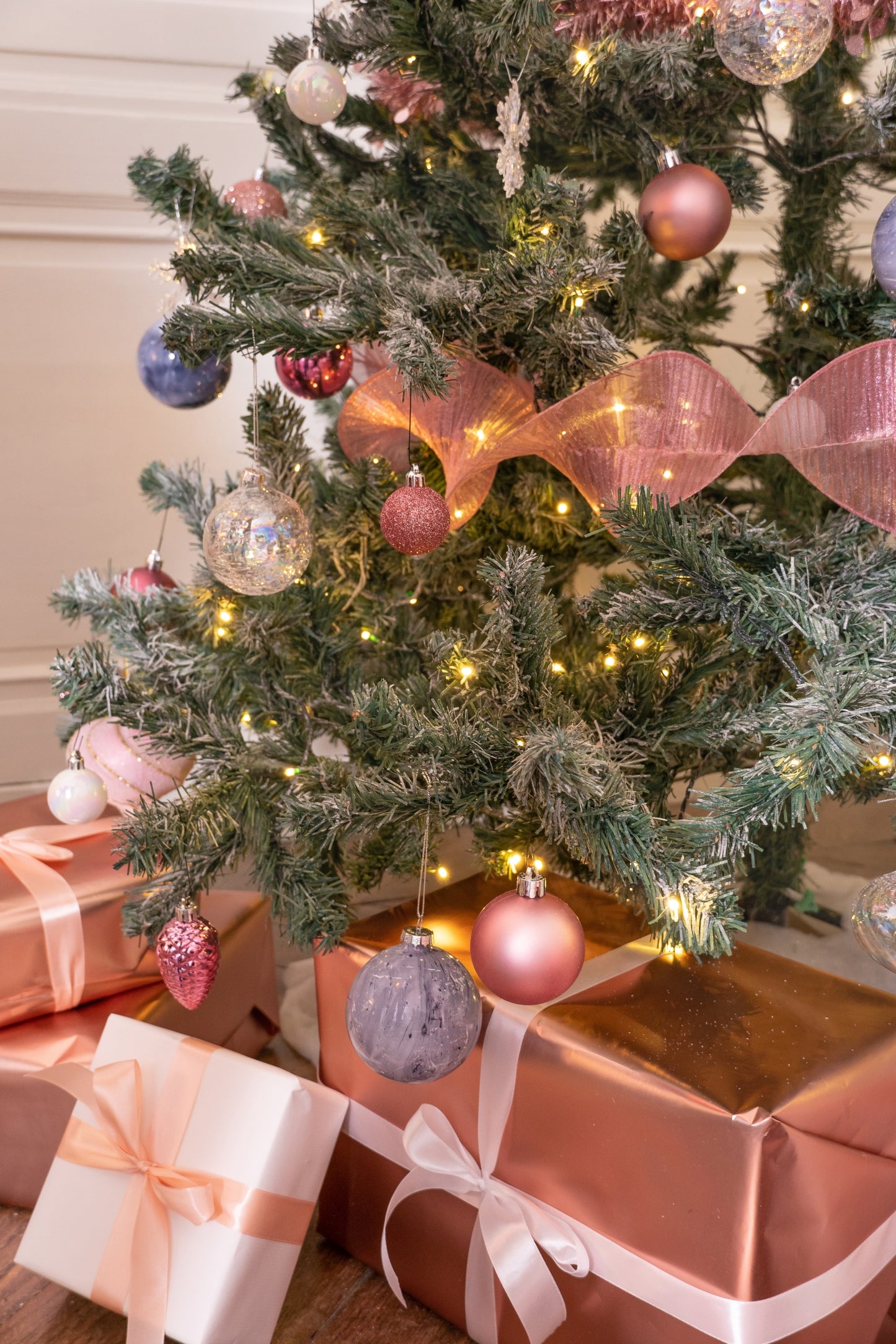 Lesklá ozbrojená skládaná stuha z růžového zlata 12 cm x 2,5 m pro svatbu