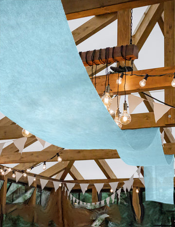 Pastelově modrý svatební závěs z netkané textilie 80 cm x 25m