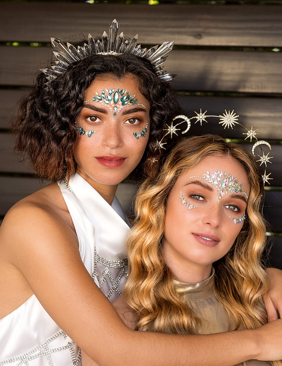 Tiare métallique avec soleil, lunes et étoiles pour femme dorée