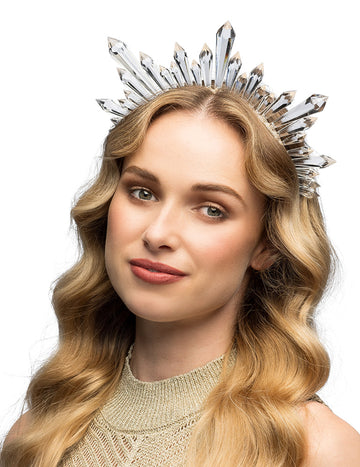 Tiara zdobená průhlednými krystaly