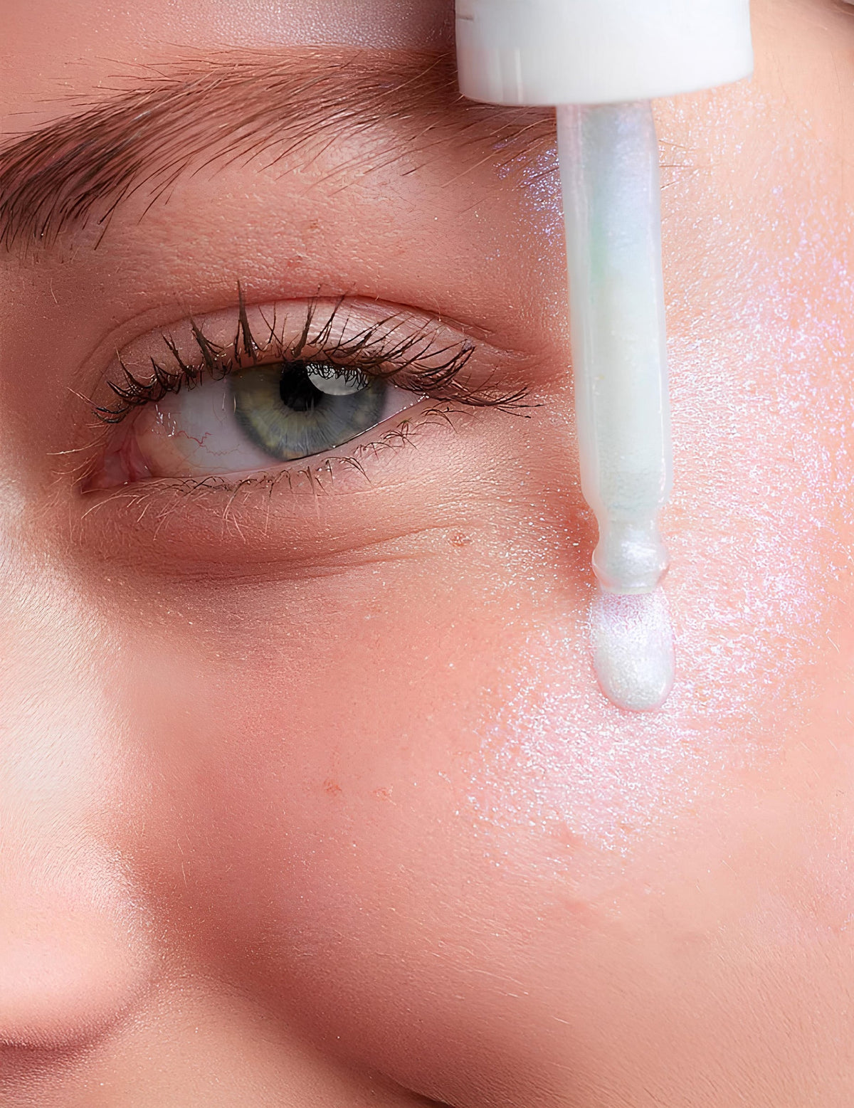 Application à la pipette sur la joue de l'Ultralighter Si si la paillette