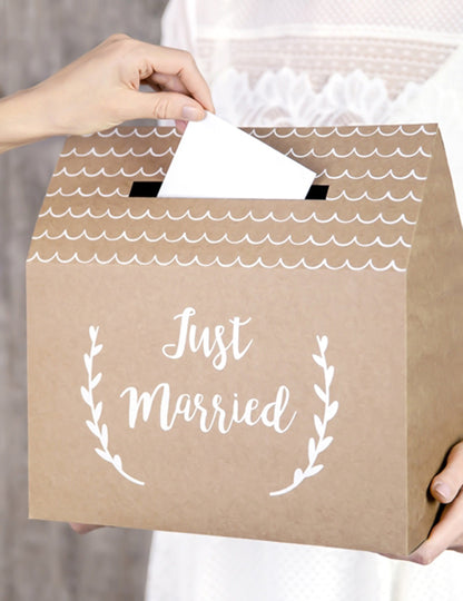 Kraftová kartonová urna ve tvaru novomanželského domu 30 x 30,5 x 16,5 cm