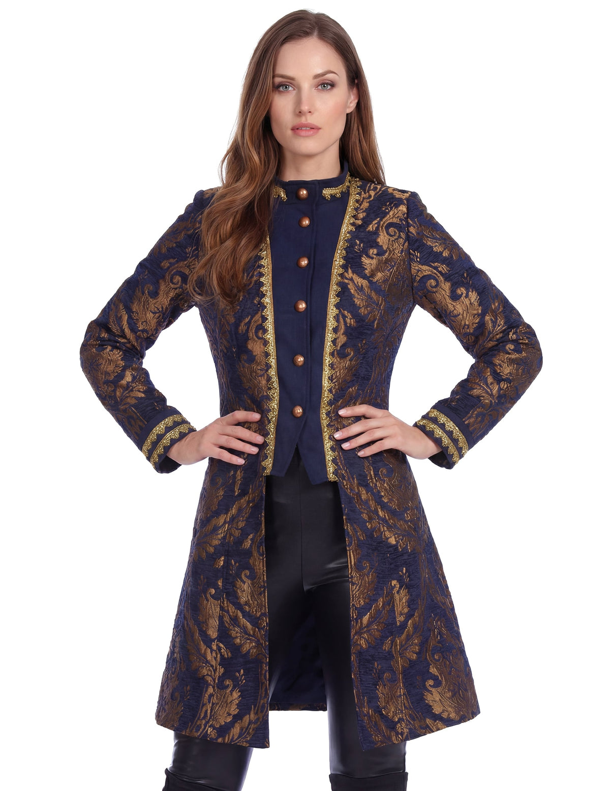 Vue de face de la coupe cintrée de la veste baroque brodée luxe pour femme