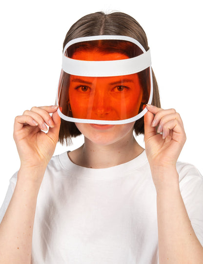 Detailní pohled zepředu na hráčskou pokerovou čelenku